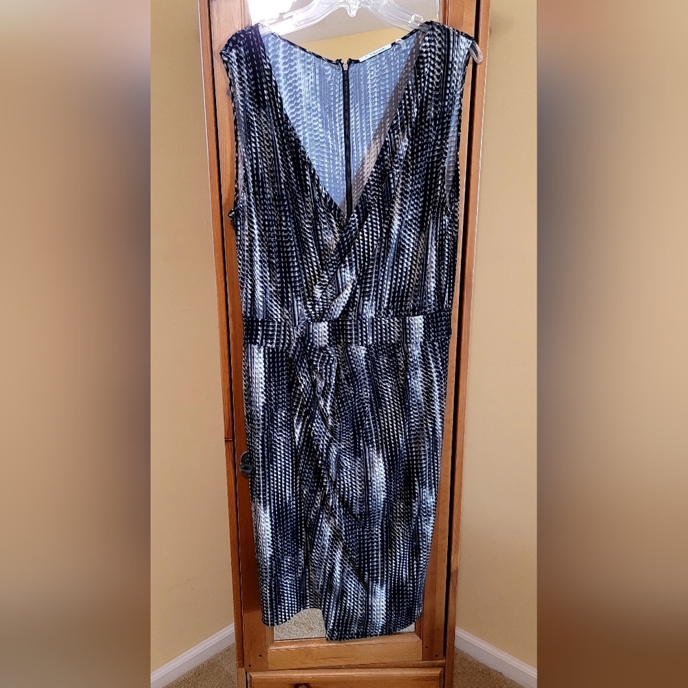 Tahari womens size 16, multi color dress.